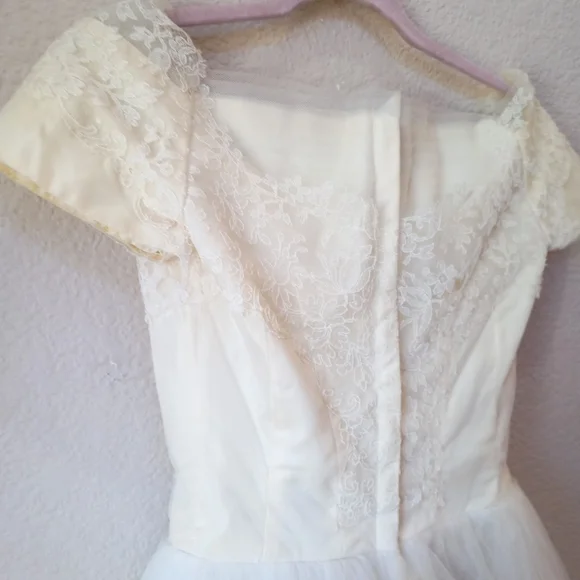 Rike's vintage 1950s stunning tulle off the shoulder tea length wedding gown - Picture 9 of 15